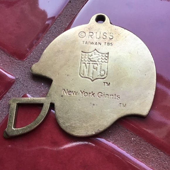 Vintage New York Giants NFL Football Helmet Keychain Ornament Brass - Picture 10 of 15